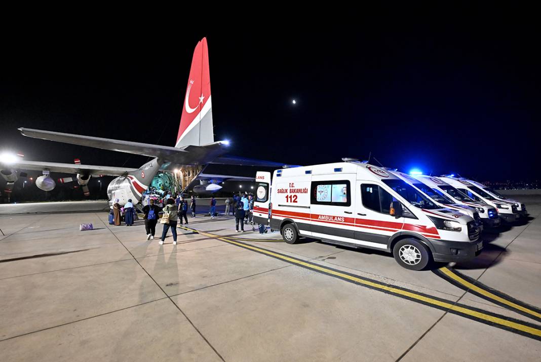 Hacda sağlık sorunları yaşayan 13 kişi Türkiye'ye getirildi 21